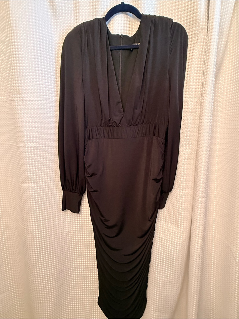 Elegant Black V-Neck Ruched Long Sleeve Dress